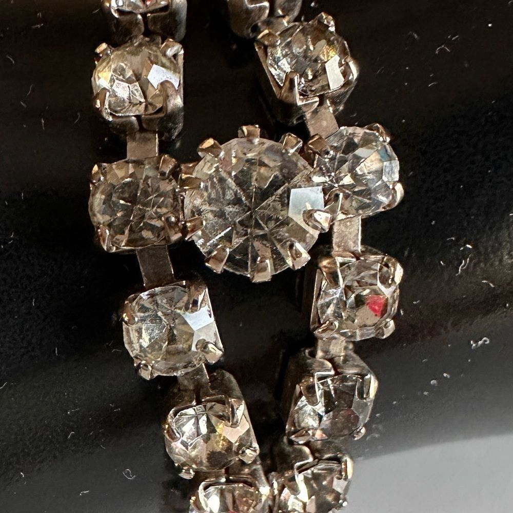 Vintage Rhinestone Bracelet – Timeless Sparkle & Glamour